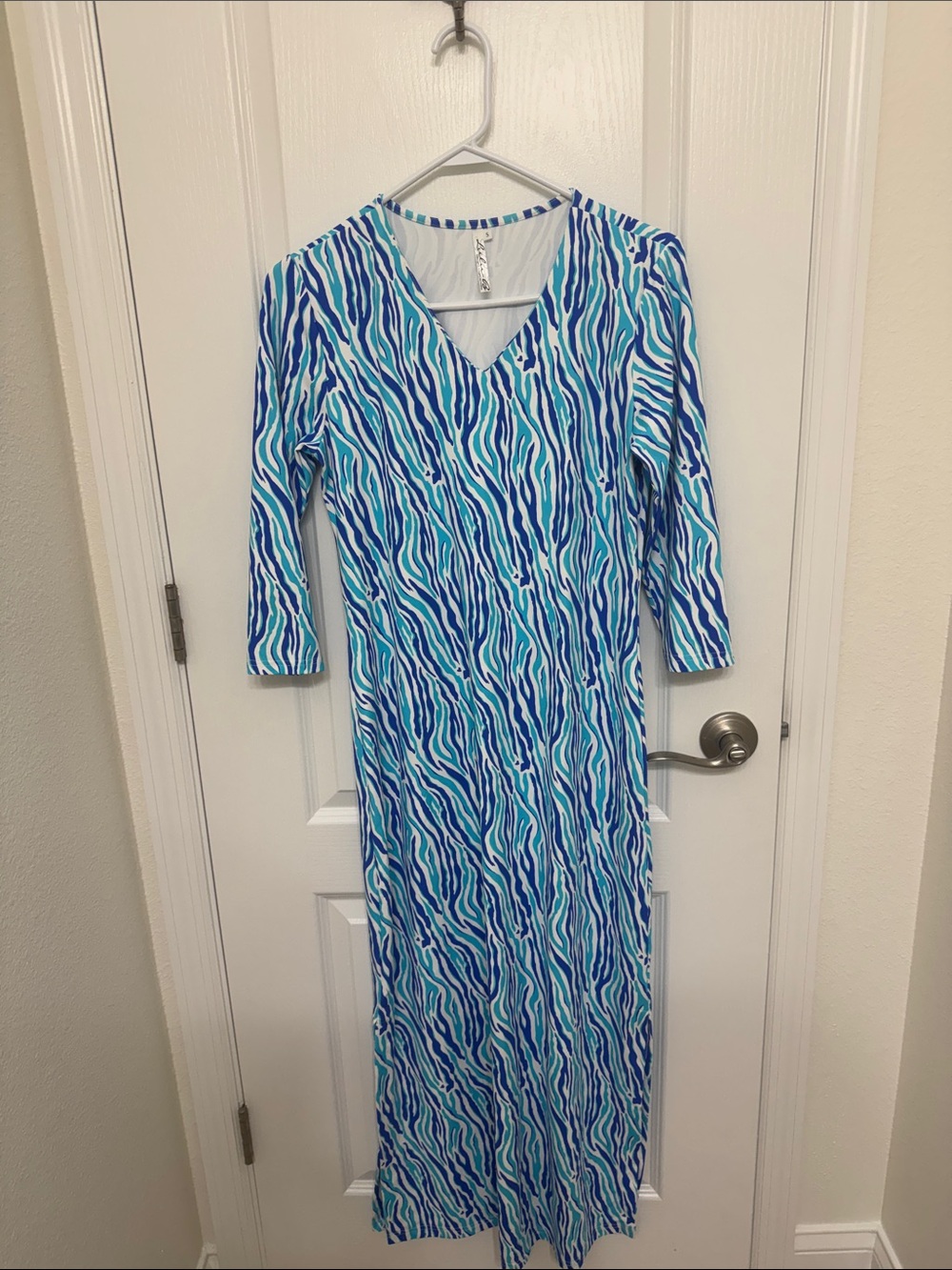Lulu-B Blue and Aqua Wave-Print Maxi Dress